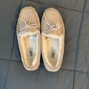 womens Ugg moccasins tan color size 8